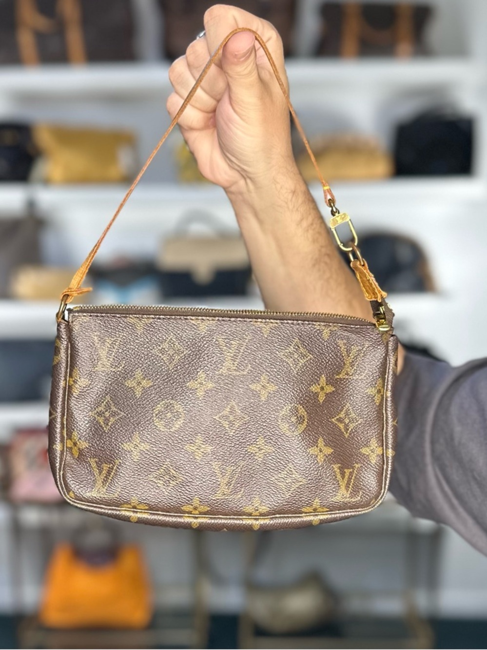 LV MONOGRAM POCHETTE
